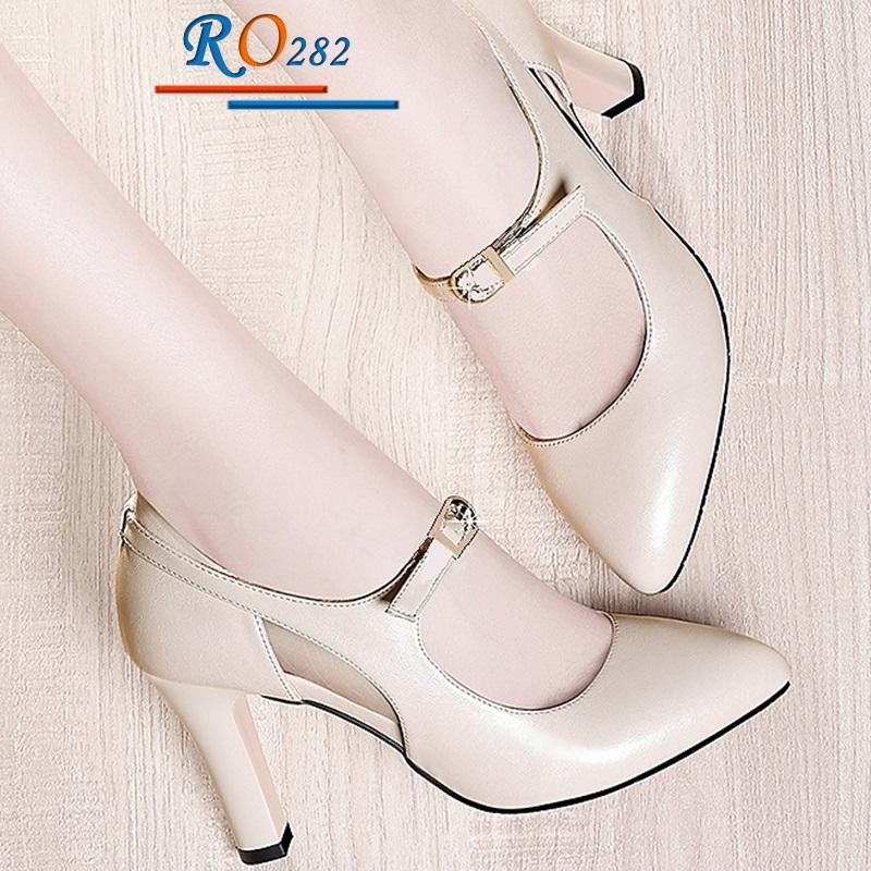 Cách chọn những đôi xăng đan mùa hè phù hợp với đôi chân của bạn